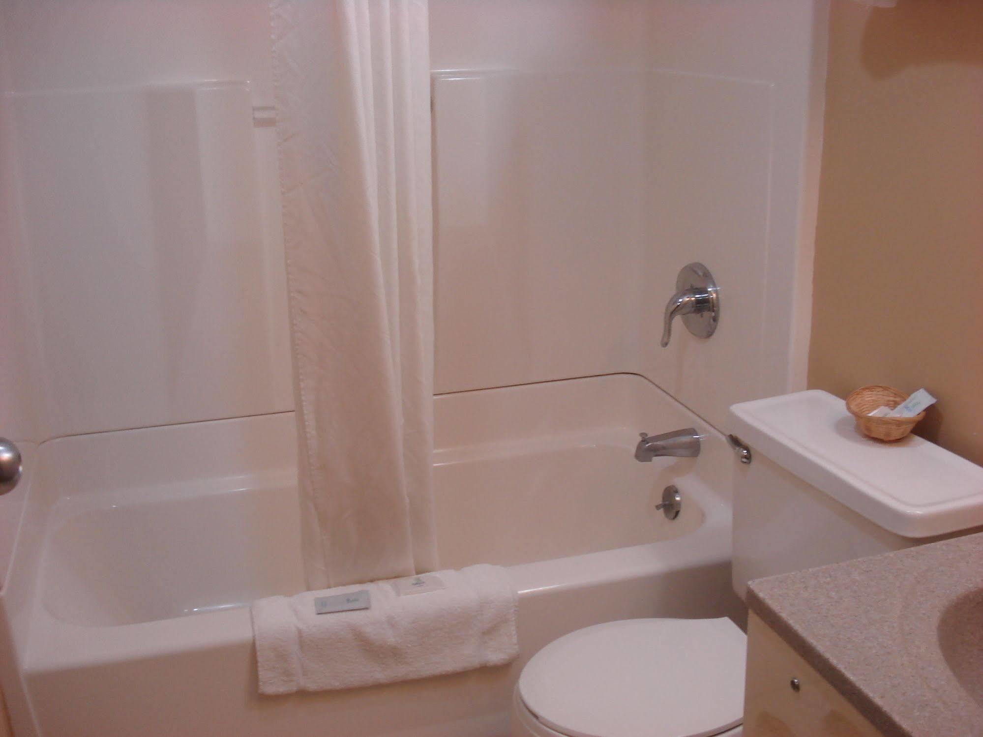 Budget Inn Bath Eksteriør bilde
